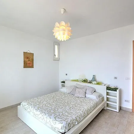 Sleeps 4 Air Con Wifi Appartamento